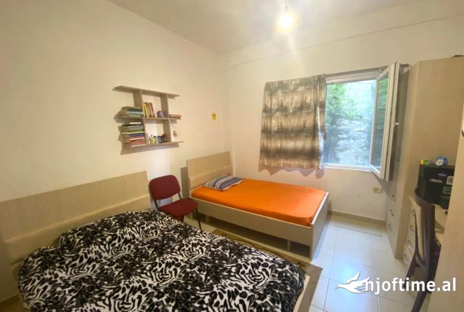Shtepi me qera Apartament ne Tirane, 4+1, Mobilimi E mobiluar, Pagesa 500  Euro.