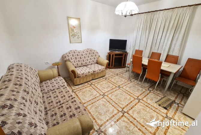 Shtepi me qera Apartament ne Tirane, 3+1, Mobilimi E mobiluar, Pagesa 60,000  Leke.