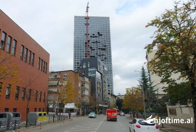 Ambiente Commerciale in Affitto 3+1 a Tirana - 400 Euro