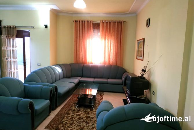 Shtepi ne shitje Shtepi Private ne Tirane, 7+1, Mobilimi E mobiluar, Pagesa 730,000  Euro.