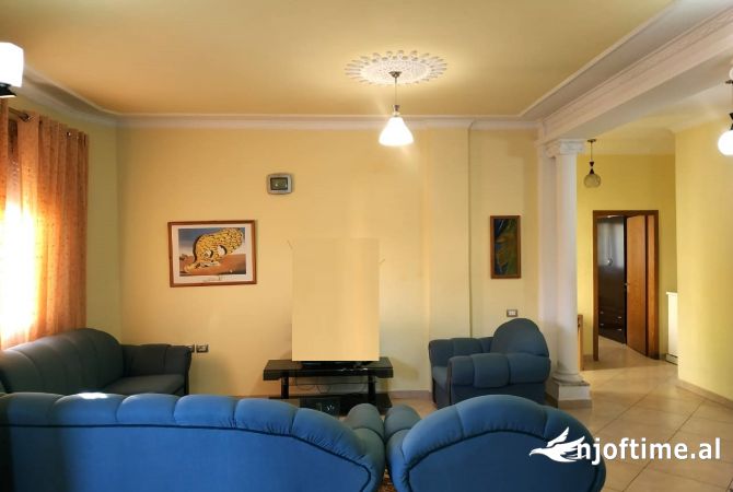 Shtepi ne shitje Shtepi Private ne Tirane, 7+1, Mobilimi E mobiluar, Pagesa 730,000  Euro.