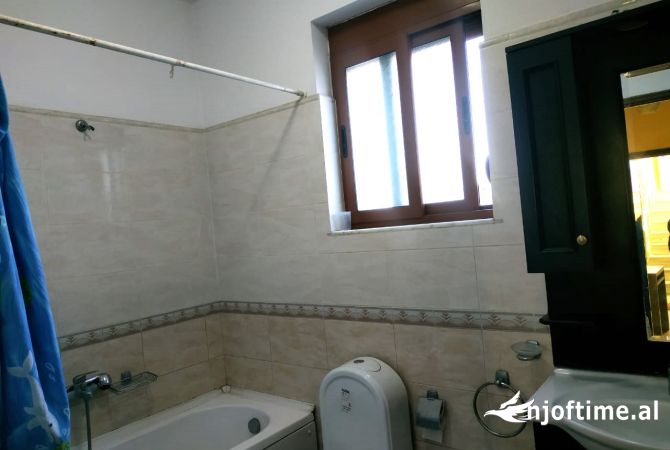 Shtepi ne shitje Shtepi Private ne Tirane, 7+1, Mobilimi E mobiluar, Pagesa 730,000  Euro.