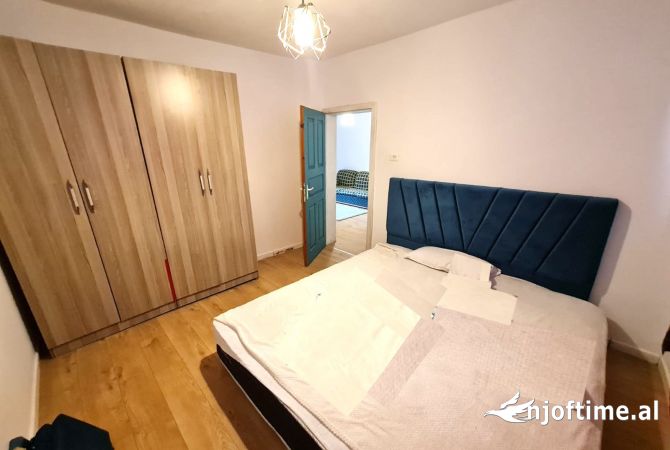 Shtepi me qera Shtepi Private ne Tirane, 2+1, Mobilimi E mobiluar, Pagesa 40,000  Leke.