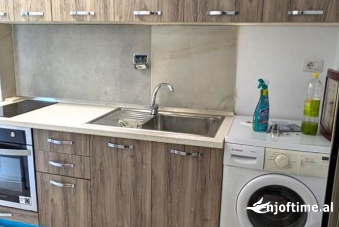 Shtepi me qera Apartament ne Tirane, 2+1, Mobilimi E mobiluar, Pagesa 45,000  Leke.