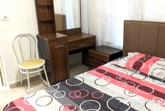 Shtepi me qera Apartament ne Tirane, 2+1, Mobilimi E mobiluar, Pagesa 45,000  Leke.