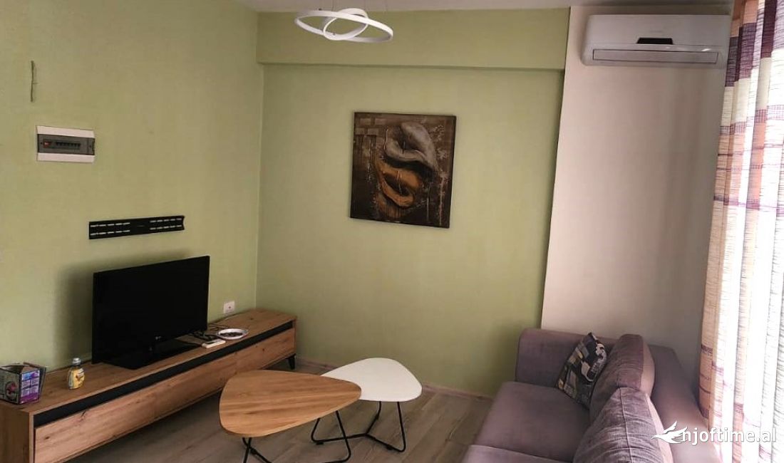 Shtepi me qera Apartament ne Tirane, 2+1, Mobilimi E mobiluar, Pagesa 700  Euro.