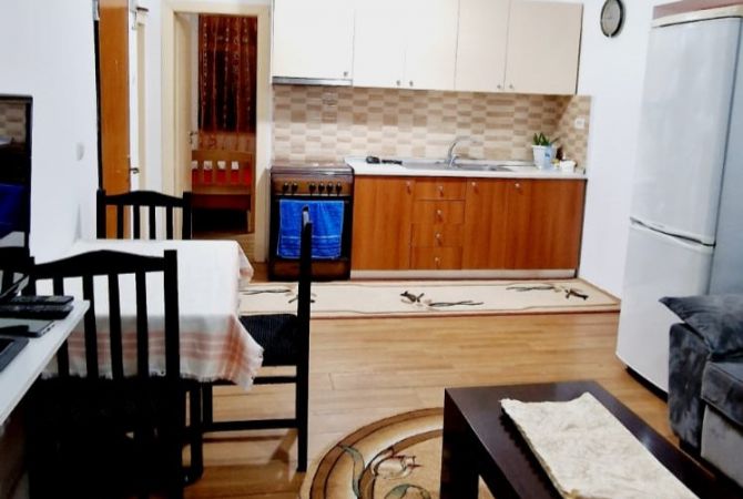 Shtepi me qera Apartament ne Tirane, 2+1, Mobilimi E mobiluar, Pagesa 45,000  Leke.