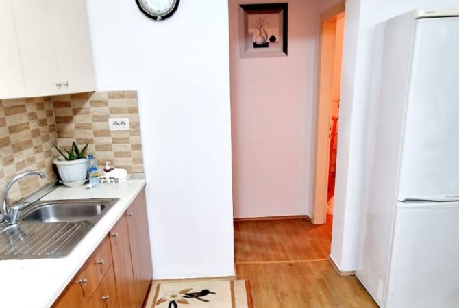 Shtepi me qera Apartament ne Tirane, 2+1, Mobilimi E mobiluar, Pagesa 45,000  Leke.