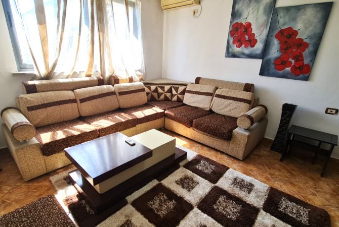 Shtepi me qera Apartament ne Tirane, 2+1, Mobilimi E mobiluar, Pagesa 45,000  Leke.