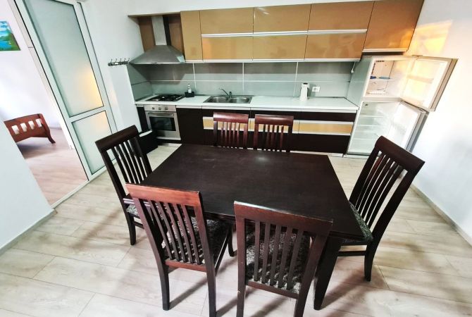 Appartamento in affitto a Tirana 3+1, Arredato