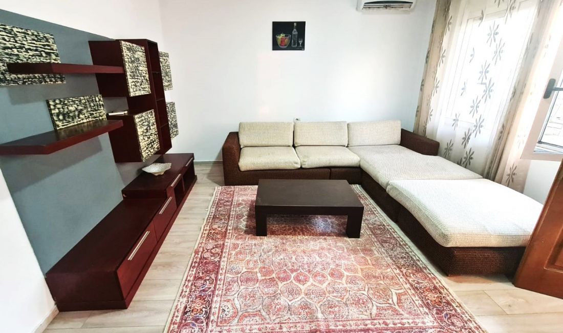 Appartamento in affitto a Tirana 3+1, Arredato