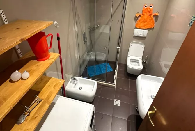 Shtepi me qera Apartament ne Tirane, 2+1, Mobilimi E mobiluar, Pagesa 65,000  Leke.