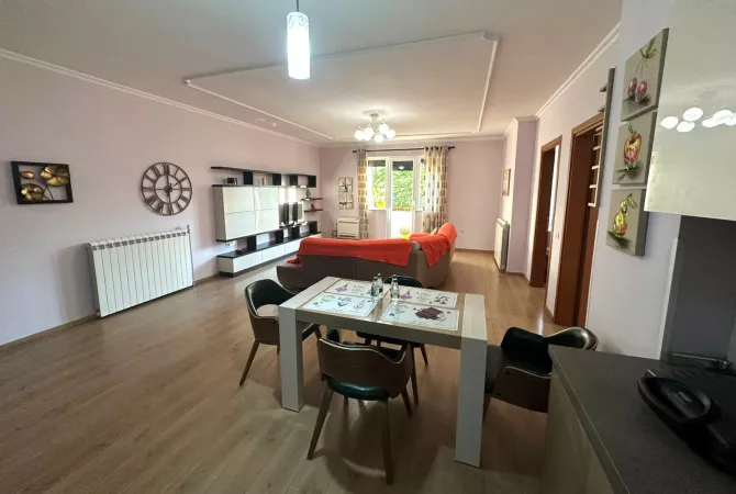 Shtepi me qera Apartament ne Tirane, 2+1, Mobilimi E mobiluar, Pagesa 65,000  Leke.