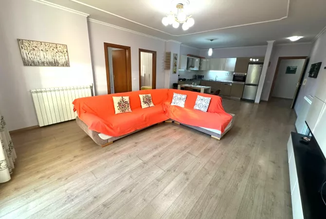 Shtepi me qera Apartament ne Tirane, 2+1, Mobilimi E mobiluar, Pagesa 65,000  Leke.