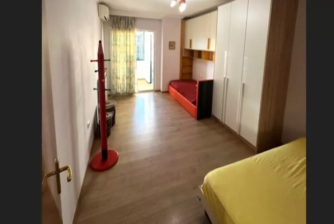 Shtepi me qera Apartament ne Tirane, 2+1, Mobilimi E mobiluar, Pagesa 65,000  Leke.