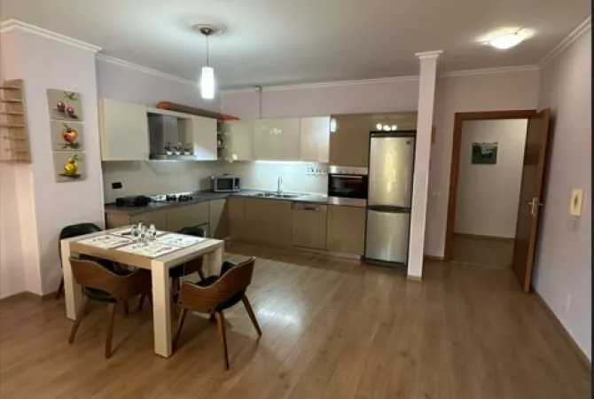 Shtepi me qera Apartament ne Tirane, 2+1, Mobilimi E mobiluar, Pagesa 65,000  Leke.