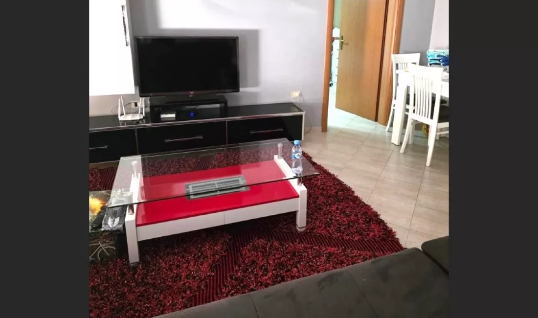 Shtepi me qera Apartament ne Tirane, 1+1, Mobilimi E mobiluar, Pagesa 35,000  Leke.