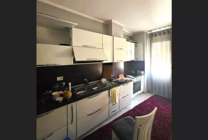 Shtepi me qera Apartament ne Tirane, 1+1, Mobilimi E mobiluar, Pagesa 35,000  Leke.