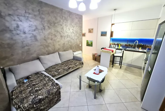 ⭐Apartament 1+1 me qera prane Pazarit te Ri ne rrugen Tefta Tashko (supermobiluar, komod, AC)