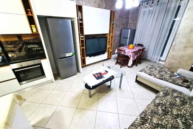 Shtepi me qera Apartament ne Tirane, 1+1, Mobilimi E mobiluar, Pagesa 50,000  Leke.