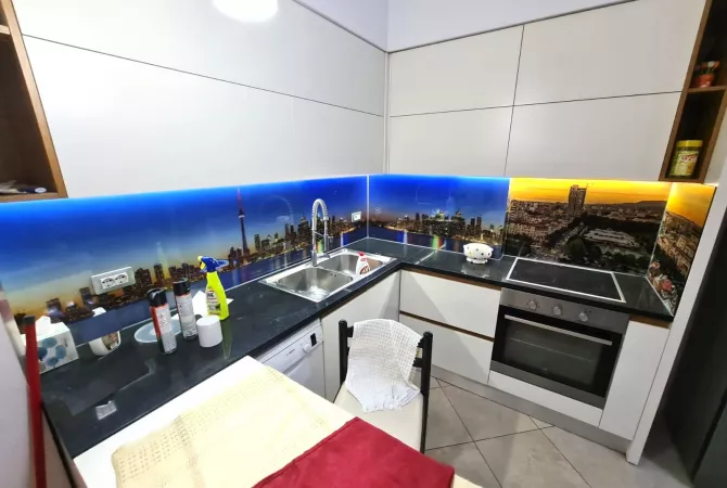 Shtepi me qera Apartament ne Tirane, 1+1, Mobilimi E mobiluar, Pagesa 50,000  Leke.