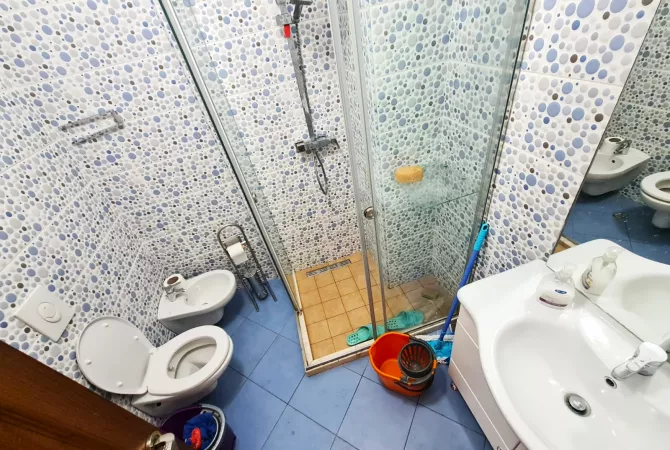 Shtepi me qera Apartament ne Tirane, 1+1, Mobilimi E mobiluar, Pagesa 50,000  Leke.