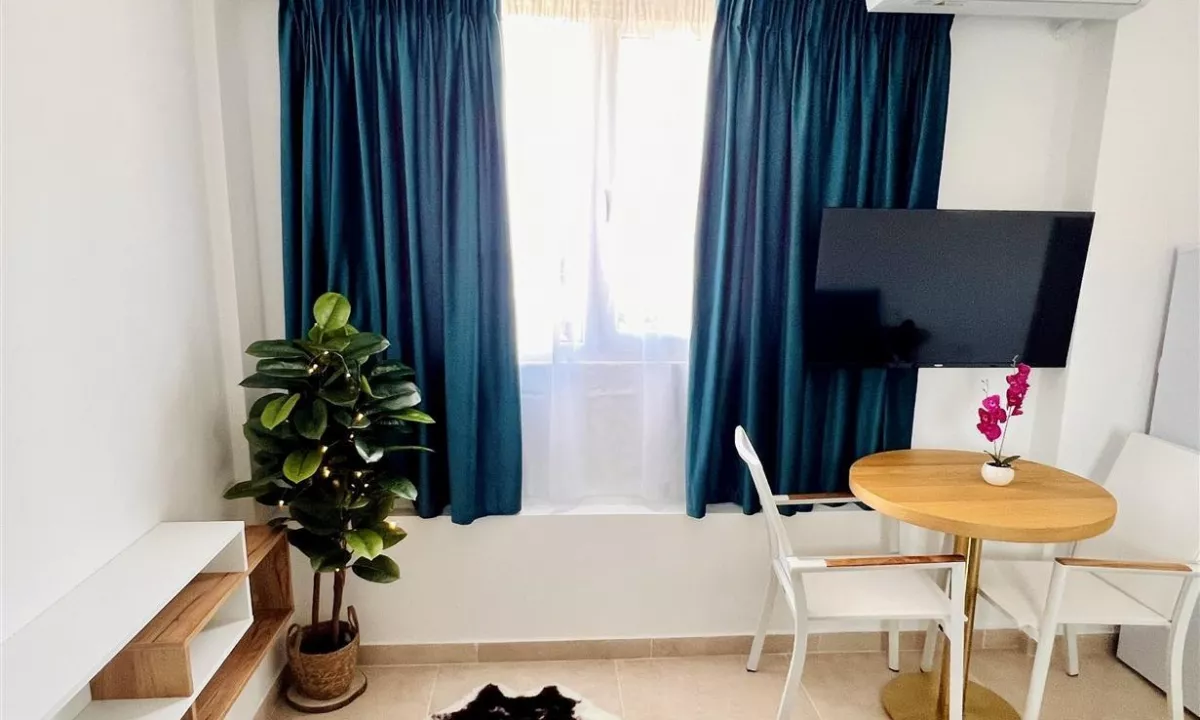 Shtepi me qera Apartament ne Tirane, Garsoniere, Mobilimi E mobiluar, Pagesa 35,000  Leke.
