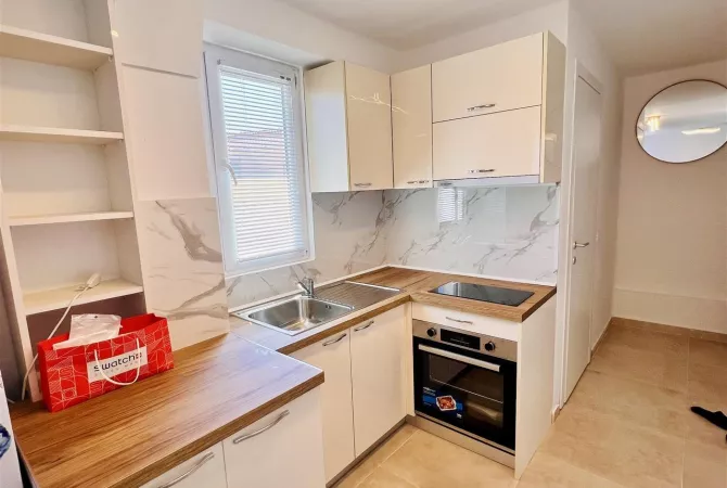 Shtepi me qera Apartament ne Tirane, Garsoniere, Mobilimi E mobiluar, Pagesa 35,000  Leke.