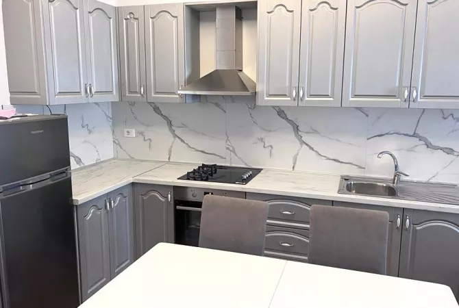 Shtepi me qera Apartament ne Tirane, 2+1, Mobilimi E mobiluar, Pagesa 450  Euro.