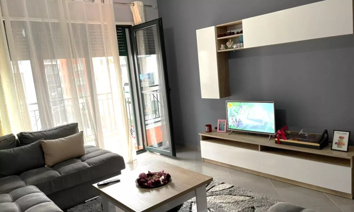 Shtepi me qera Apartament ne Tirane, 1+1, Mobilimi E mobiluar, Pagesa 50,000  Leke.