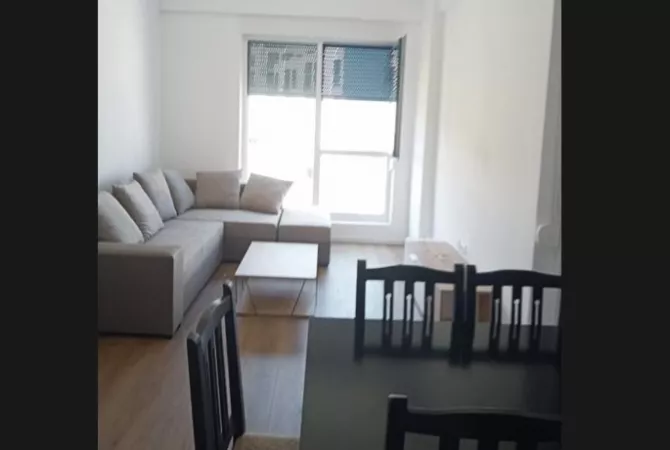 Shtepi me qera Apartament ne Tirane, 1+1, Mobilimi E mobiluar, Pagesa 36,000  Leke.