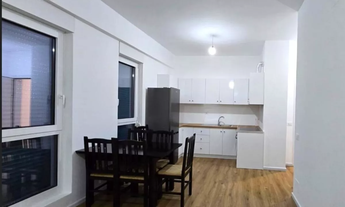 Shtepi me qera Apartament ne Tirane, 1+1, Mobilimi E mobiluar, Pagesa 36,000  Leke.