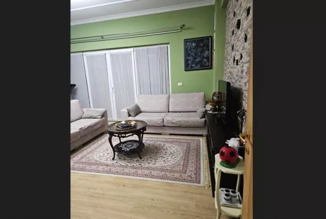 Shtepi me qera Apartament ne Tirane, 3+1, Mobilimi E mobiluar, Pagesa 500  Euro.