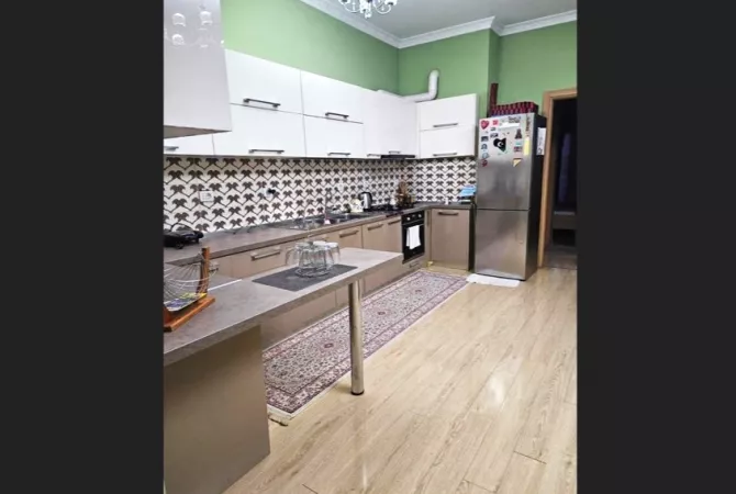 Shtepi me qera Apartament ne Tirane, 3+1, Mobilimi E mobiluar, Pagesa 500  Euro.