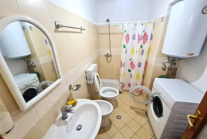 Shtepi me qera Apartament ne Tirane, Garsoniere, Mobilimi E mobiluar, Pagesa 40,000  Leke.