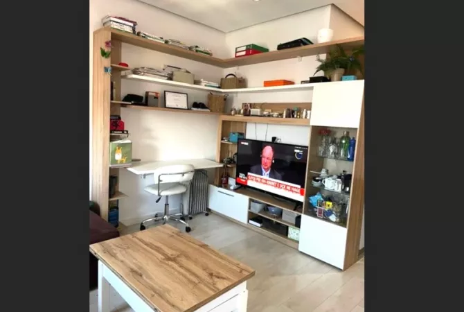 ⭐Apartament 1+1 me Qera tek Komuna e Parisit perballe Kika 2 (mobiluar, parket, AC)