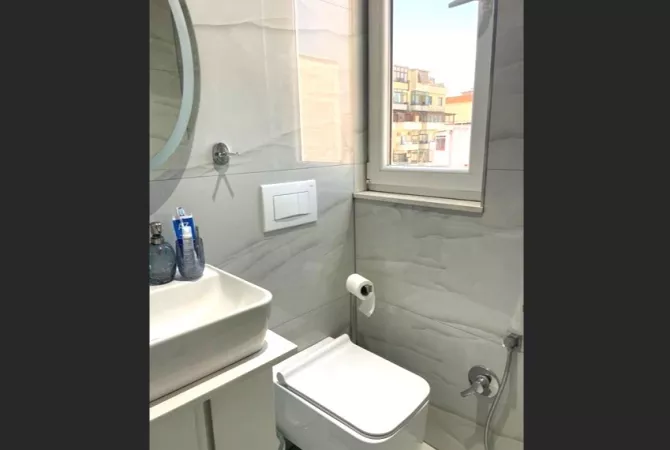 Shtepi me qera Apartament ne Tirane, 1+1, Mobilimi E mobiluar, Pagesa 500  Euro.