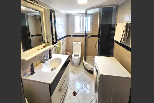 Shtepi me qera Apartament ne Tirane, 2+1, Mobilimi E mobiluar, Pagesa 65,000  Leke.