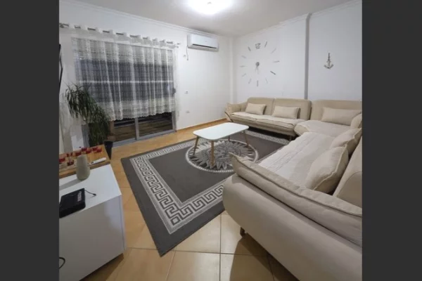 Shtepi me qera Apartament ne Tirane, 2+1, Mobilimi E mobiluar, Pagesa 45,000  Leke.