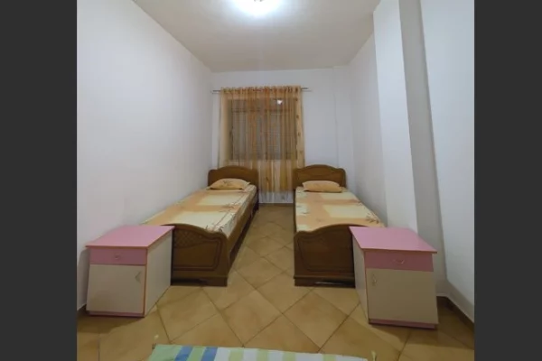 Shtepi me qera Apartament ne Tirane, 2+1, Mobilimi E mobiluar, Pagesa 45,000  Leke.