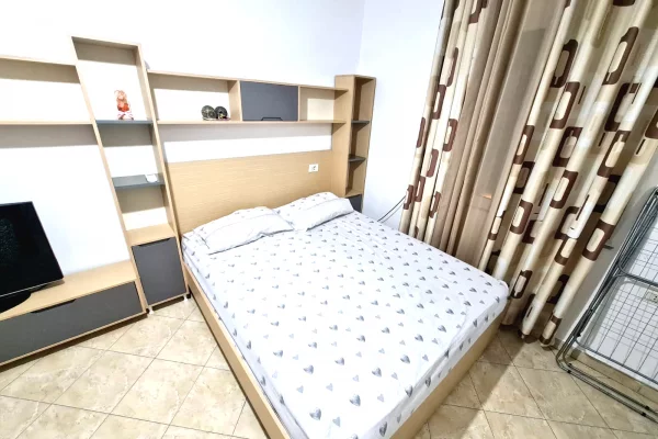 Shtepi me qera Apartament ne Tirane, Garsoniere, Mobilimi E mobiluar, Pagesa 35,000  Leke.