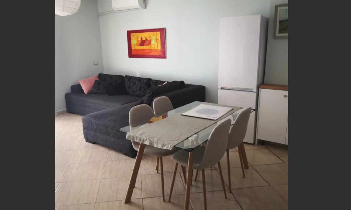 Shtepi me qera Apartament ne Tirane, 1+1, Mobilimi E mobiluar, Pagesa 55,000  Leke.
