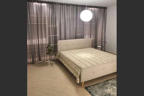 Shtepi me qera Apartament ne Tirane, 1+1, Mobilimi E mobiluar, Pagesa 55,000  Leke.