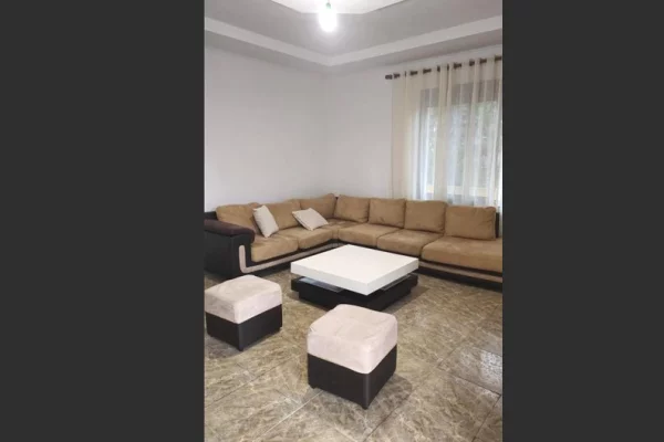 Shtepi me qera 3+1 ne Tirane - 35,000 Leke