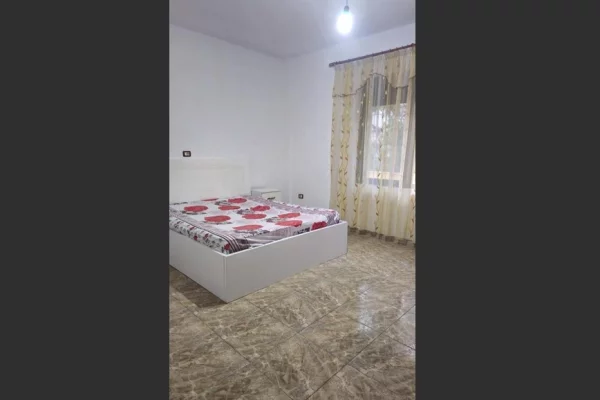 Shtepi me qera Apartament ne Tirane, 3+1, Mobilimi E mobiluar, Pagesa 35,000  Leke.