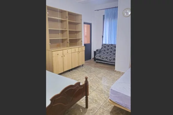Shtepi me qera Apartament ne Tirane, 3+1, Mobilimi E mobiluar, Pagesa 35,000  Leke.