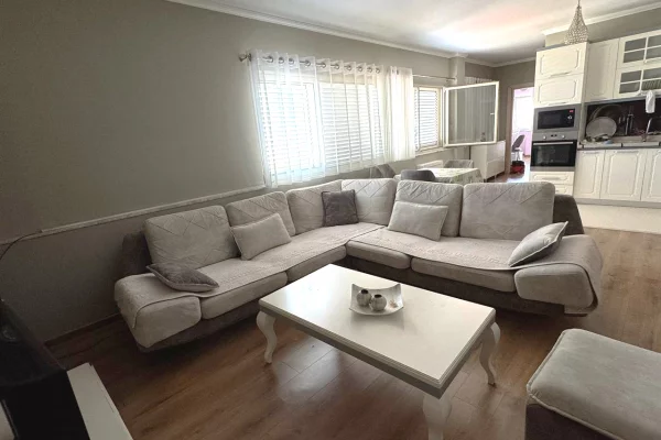 Shtepi me qera Apartament ne Tirane, 2+1, Mobilimi E mobiluar, Pagesa 65,000  Leke.