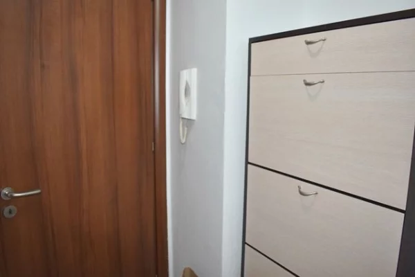 Shtepi me qera Apartament ne Tirane, 2+1, Mobilimi E mobiluar, Pagesa 60,000  Leke.