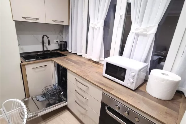 Shtepi me qera Apartament ne Tirane, 1+1, Mobilimi E mobiluar, Pagesa 75,000  Leke.