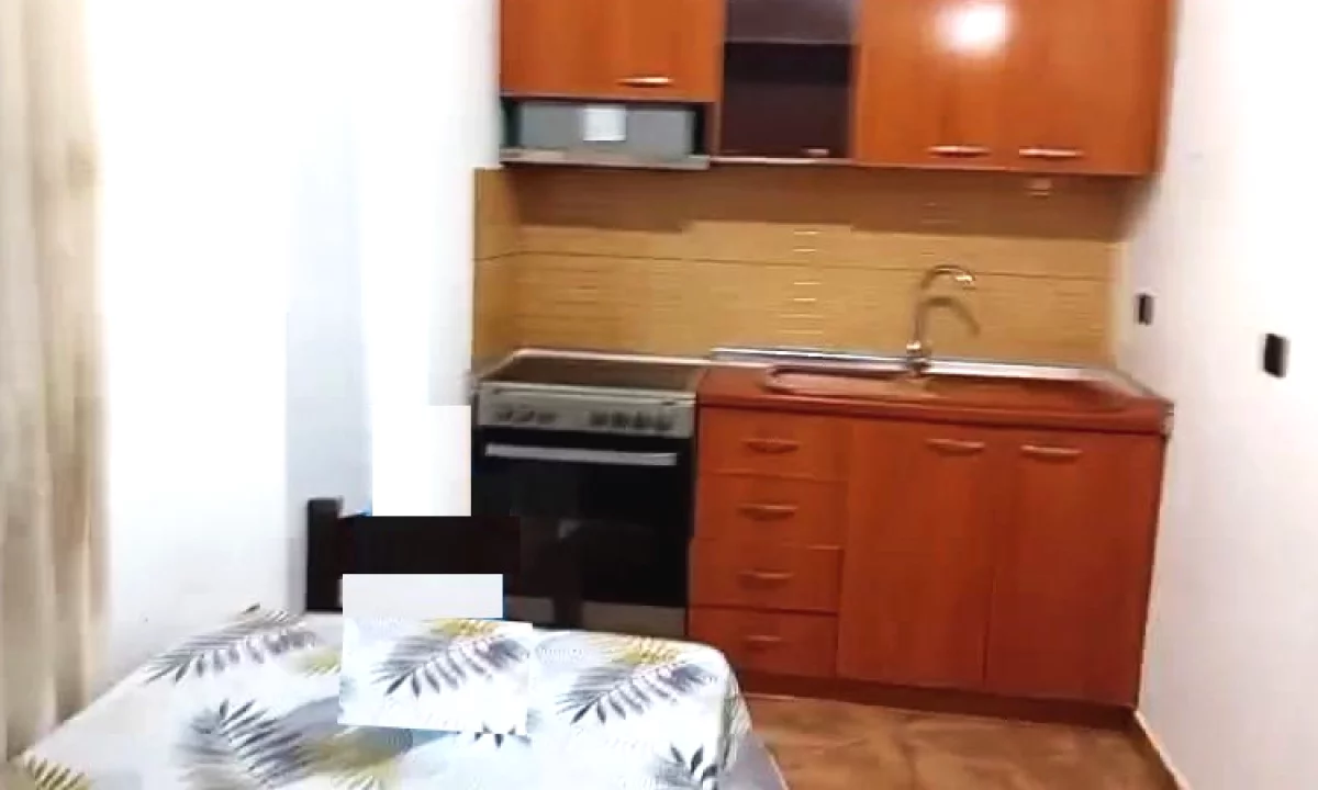 Shtepi me qera Apartament ne Tirane, 1+1, Mobilimi E mobiluar, Pagesa 35,000  Leke.